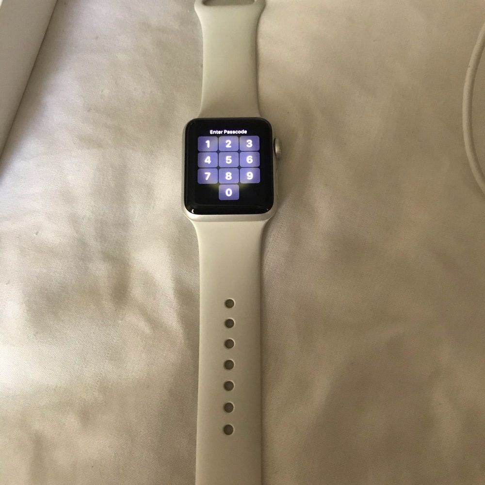 Apple Watch Series 3 - Picture 2 of 16